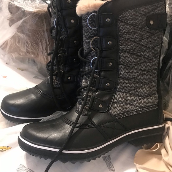 JBU faux fur shearling winter boots with low heel - Picture 2 of 4